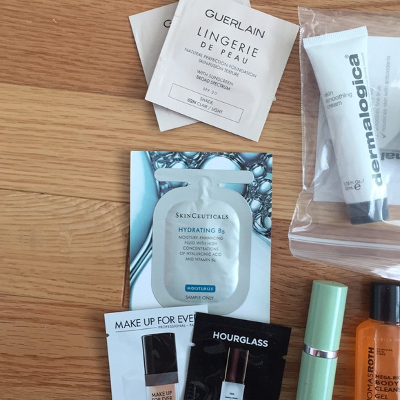 Makeup & skincare bundle + FREE GIFT 🎁 - Picture 5 of 8